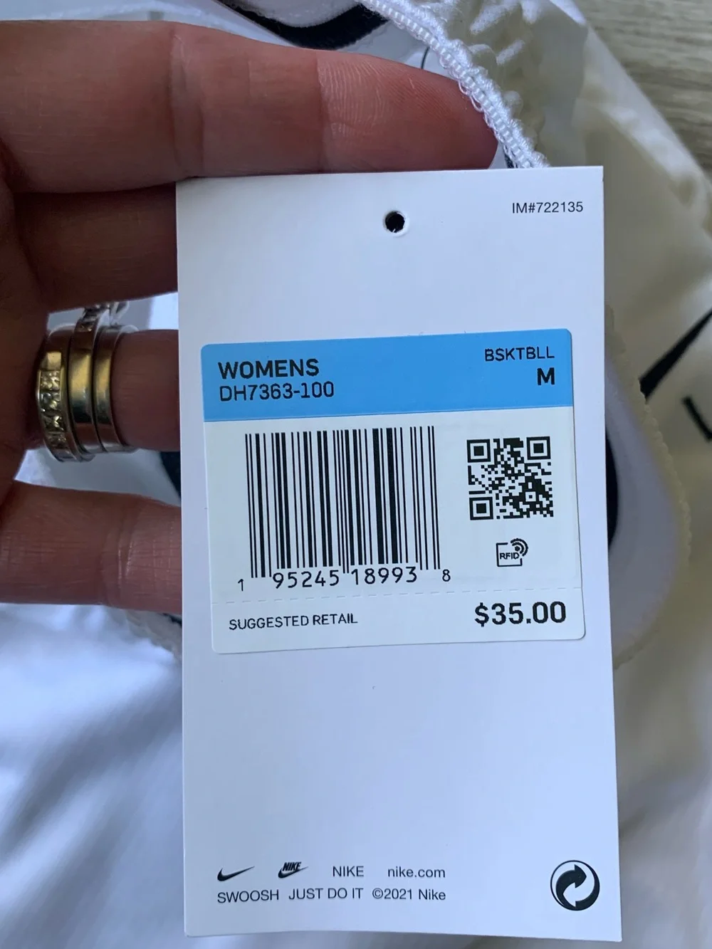 NWT Nike Dri-FIT Isofly Women's Basketball Shorts white/black size medium